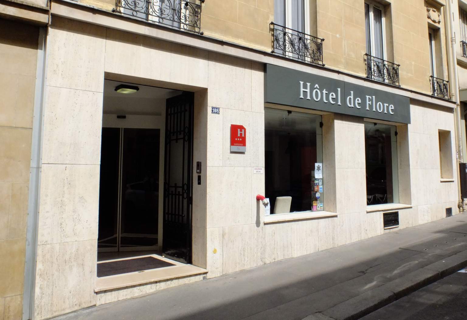 Hôtel de Flore - Rates for the 3* Montmartre Hotel, Paris 18e